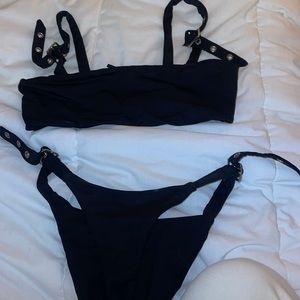 Black fashion nova bikini with belts💦👙🔥super cute.